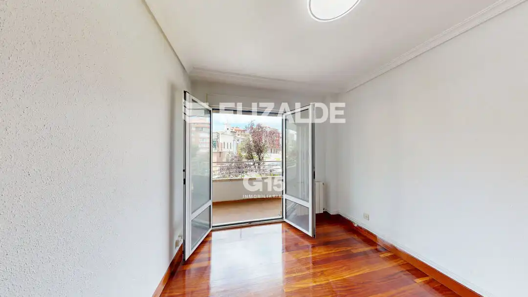 Habitación de Piso en venta en Hernani con Terraza, Trastero y Balcón