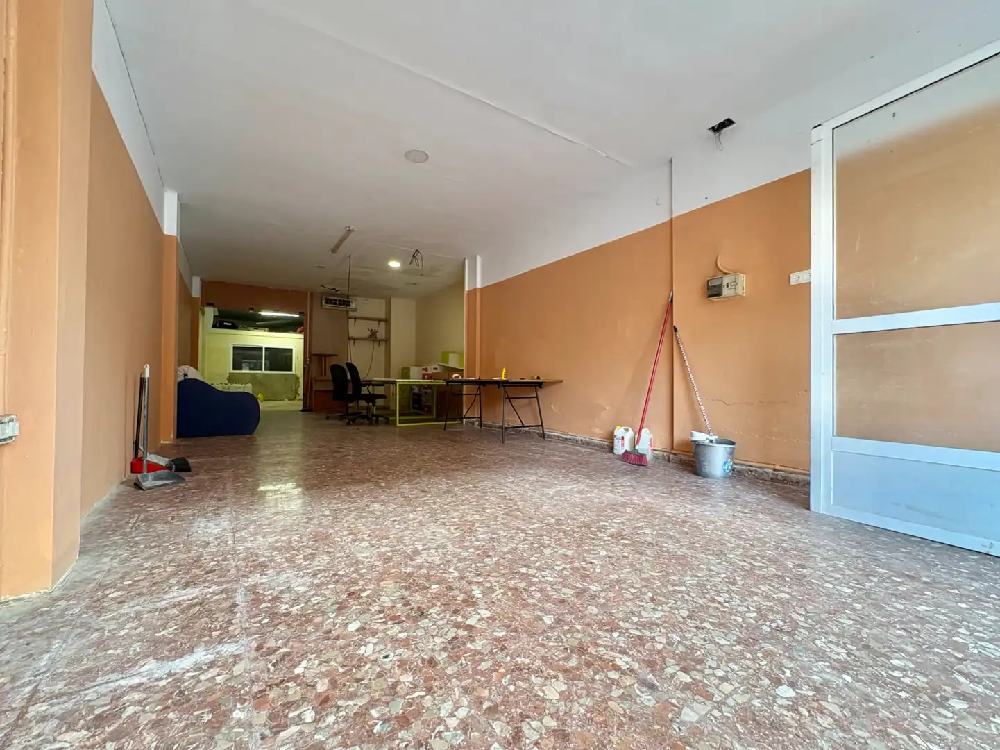 Local commercial à louer à Carrer Sant Antoni, imagen 2