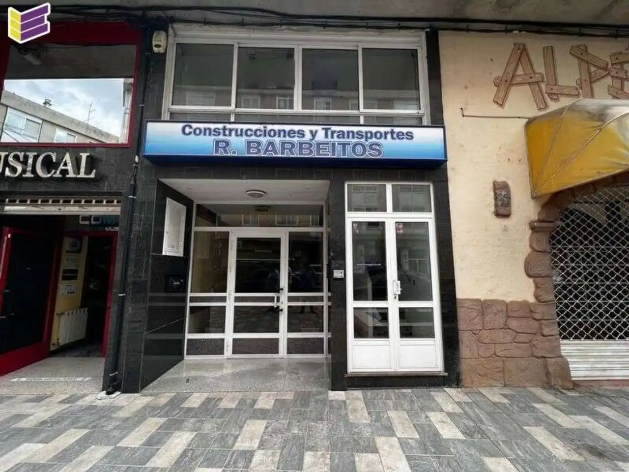 Local comercial en venda a Calle Redondela 8