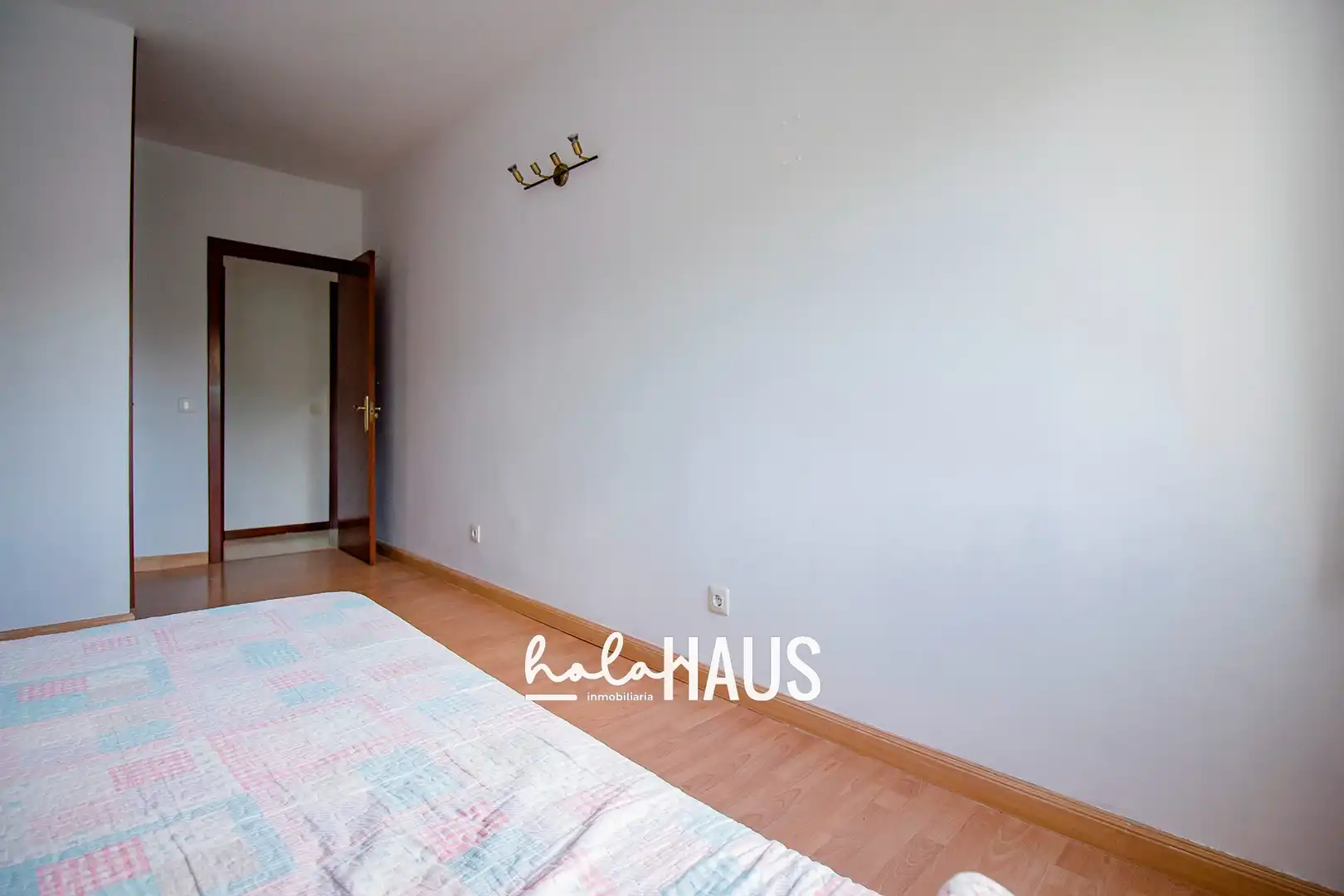 Flat for sale in Madrid  with Air Conditioner, Heating and Storage room