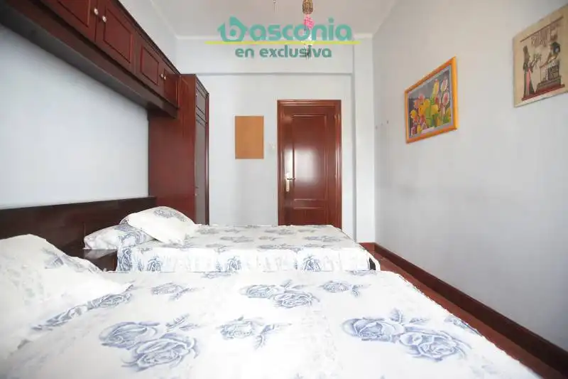 Bedroom of Flat for sale in Centro - Ariz - Uribarri