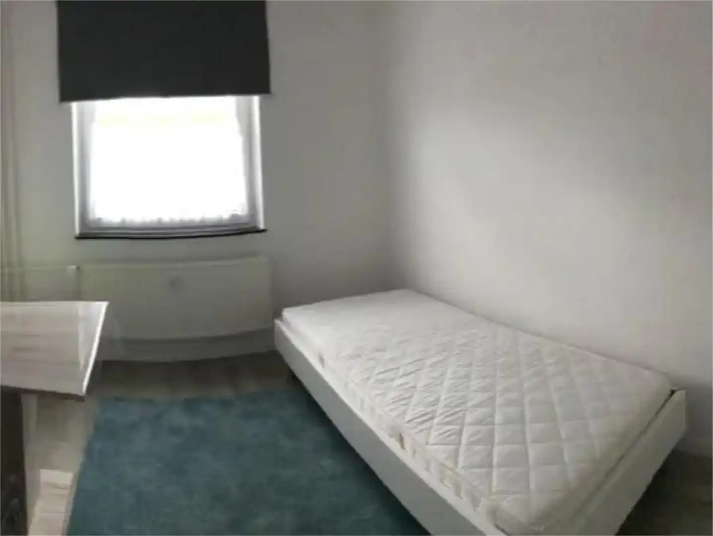 Dormitori de Apartament de lloguer en Madrid amb Aire condicionat i Moblat