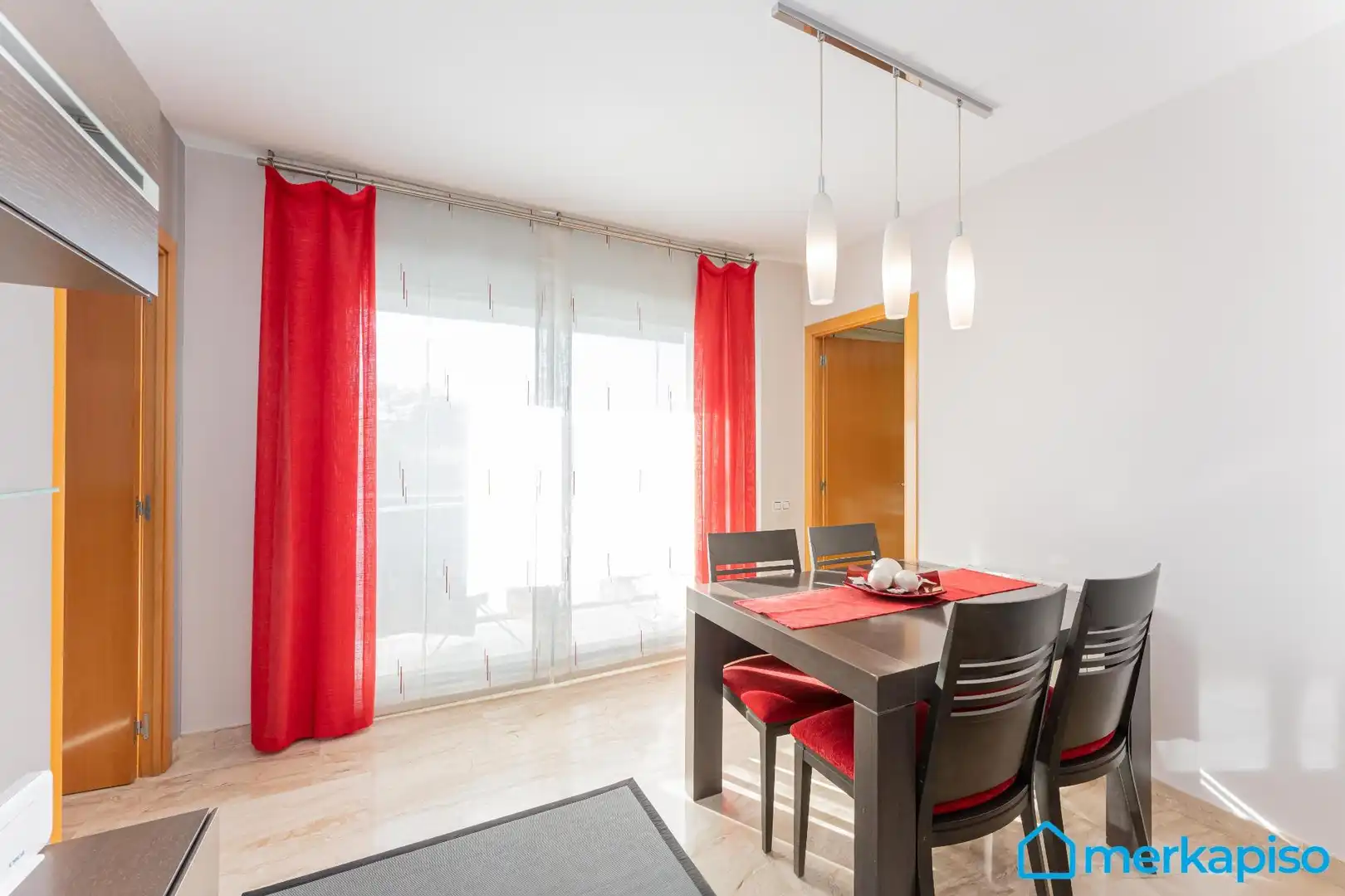 Comedor de Piso en venta en Viladecans con Calefacción, Parquet y Balcón