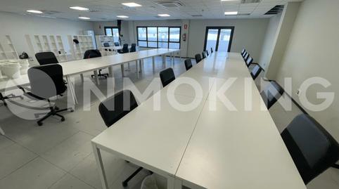 Foto 4 von Gebaude zur Miete in Calle Ciudad de Eibar, 4, Fuente del Jarro, Paterna