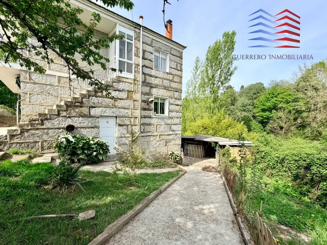 Vista exterior de Casa o xalet de lloguer en San Cibrao das Viñas amb Calefacció, Terrassa i Moblat