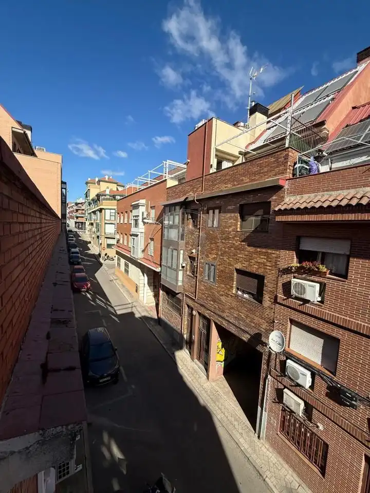 Vista exterior de Apartamento en venta en Madrid con Calefacción y Amueblado