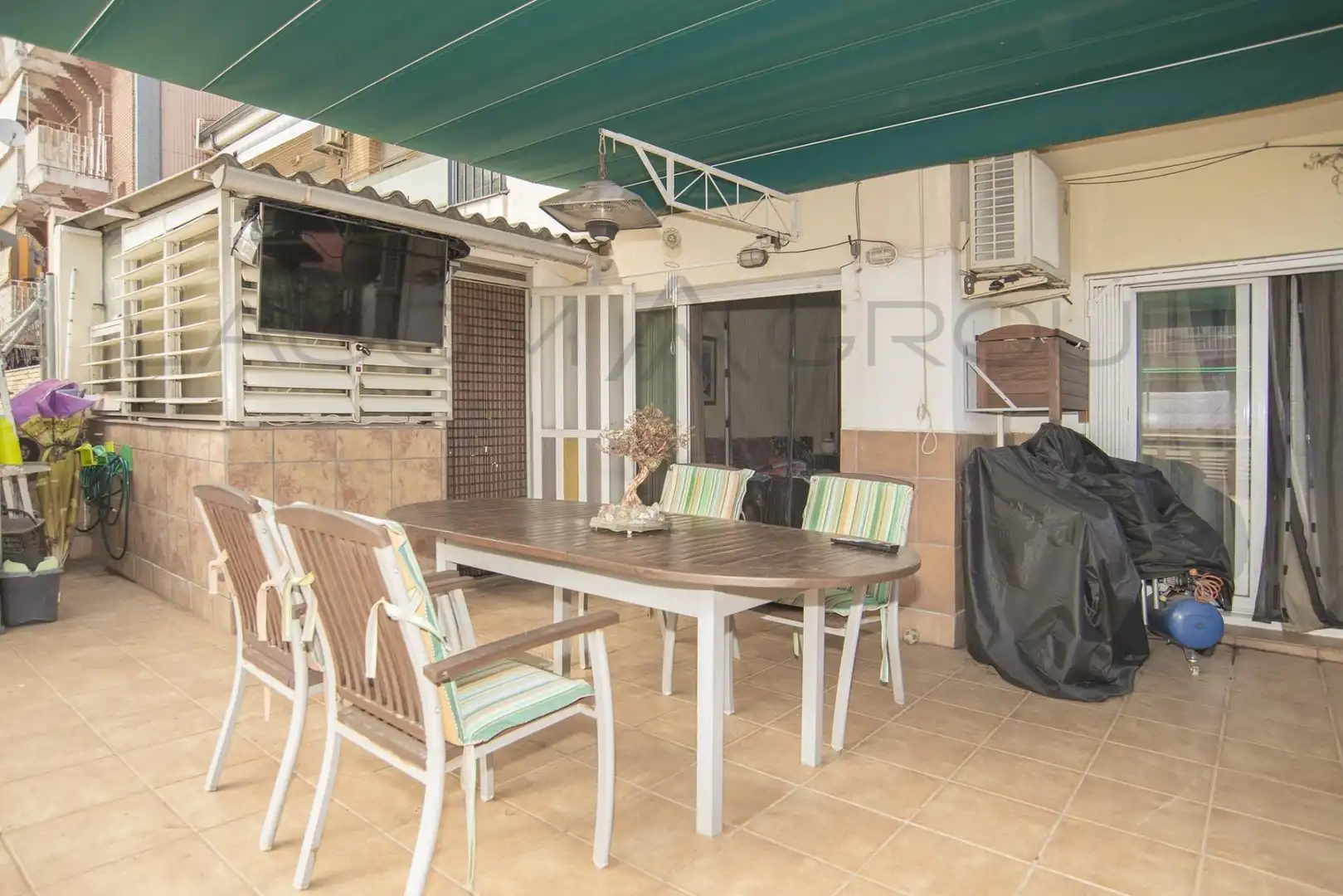 Terrasse von Wohnung zum Verkauf in Gavà mit Klimaanlage, Heizung und Privatgarten