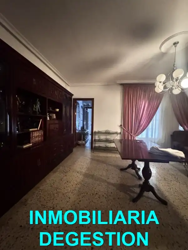 Casa o xalet en venda en Linares amb Aire condicionat, Jardí privat i Terrassa
