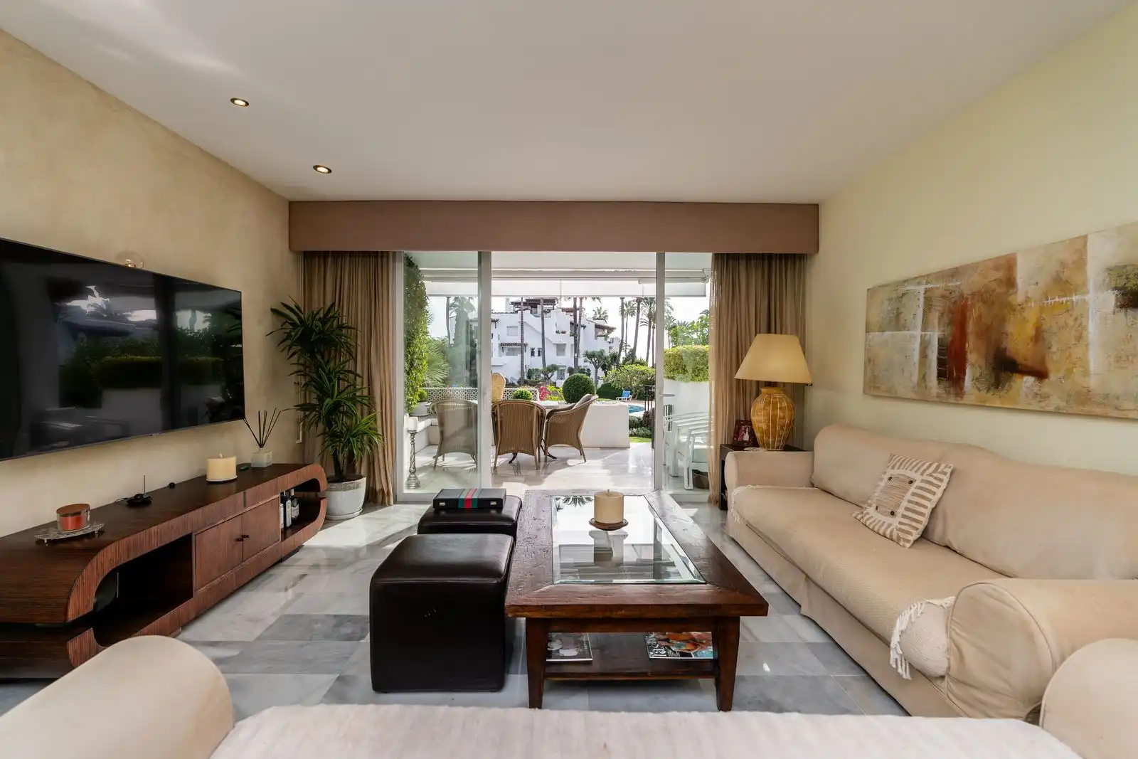 Sala d'estar de Apartament en venda en Estepona amb Terrassa, Traster i Moblat