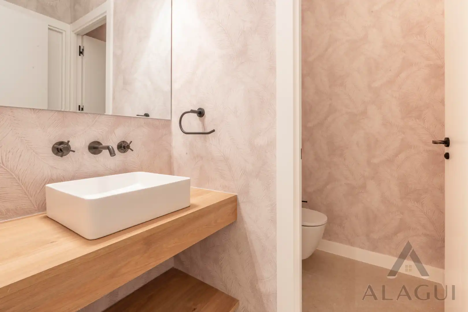 Baño de Apartamento en venta en Madrid con Aire acondicionado, Calefacción y Amueblado