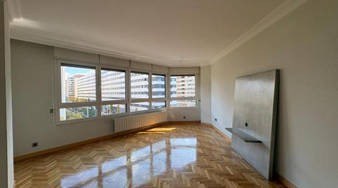 Photo 3 of Flat for sale in Avenida de Pío XII, Iturrama, Navarra