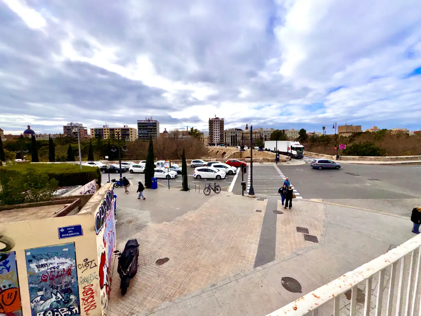 Vista exterior de Casa o chalet en venta en Valencia con Terraza y Balcón
