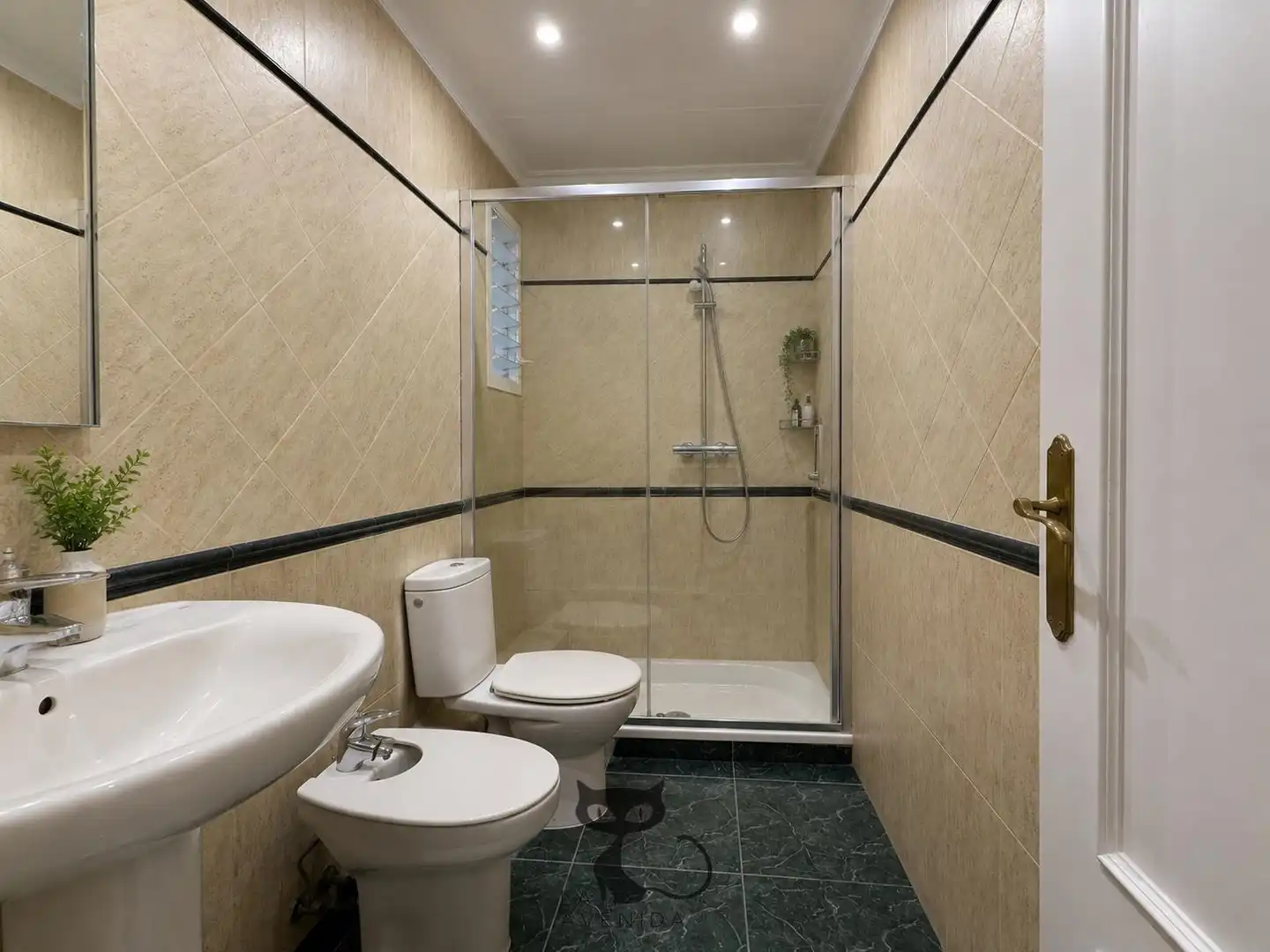Bathroom of Ground floor for sale in Alfafar  with Air Conditioner and Alarm