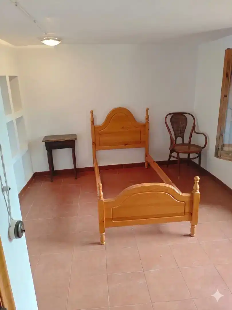 Dormitori de Casa adosada en venda en Torroja del Priorat amb Traster i Moblat