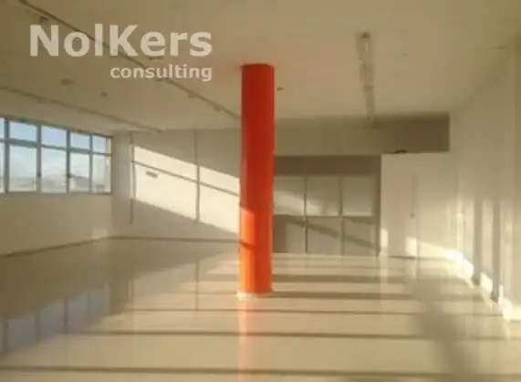 Nave industrial de alquiler en L'Hospitalet de Llobregat con Calefacción y Alarma