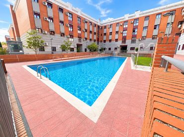 Pis amb piscina en venda a Calle Pinto - San Roque