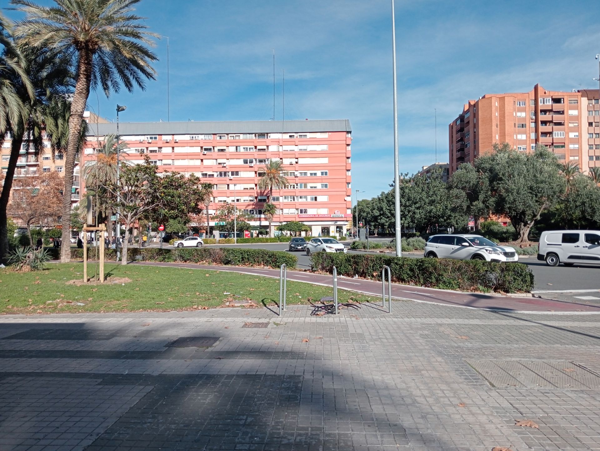 Vista exterior de Local de lloguer en  Valencia Capital amb Aire condicionat