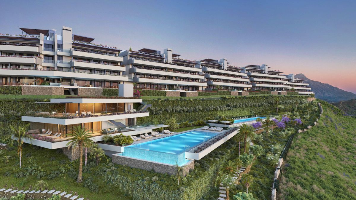 Vista exterior de Àtic en venda en Marbella amb Aire condicionat, Jardí privat i Terrassa