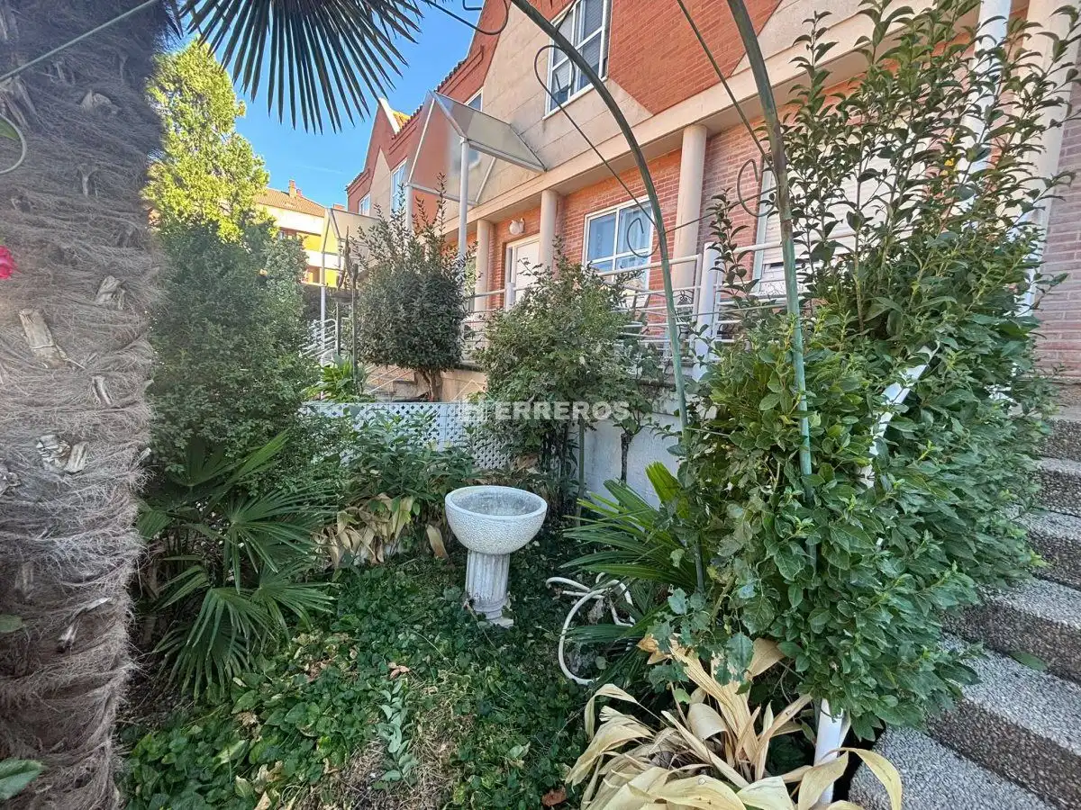 Casa a schiera con piscina in vendita a avda. de madrid, imagen 12