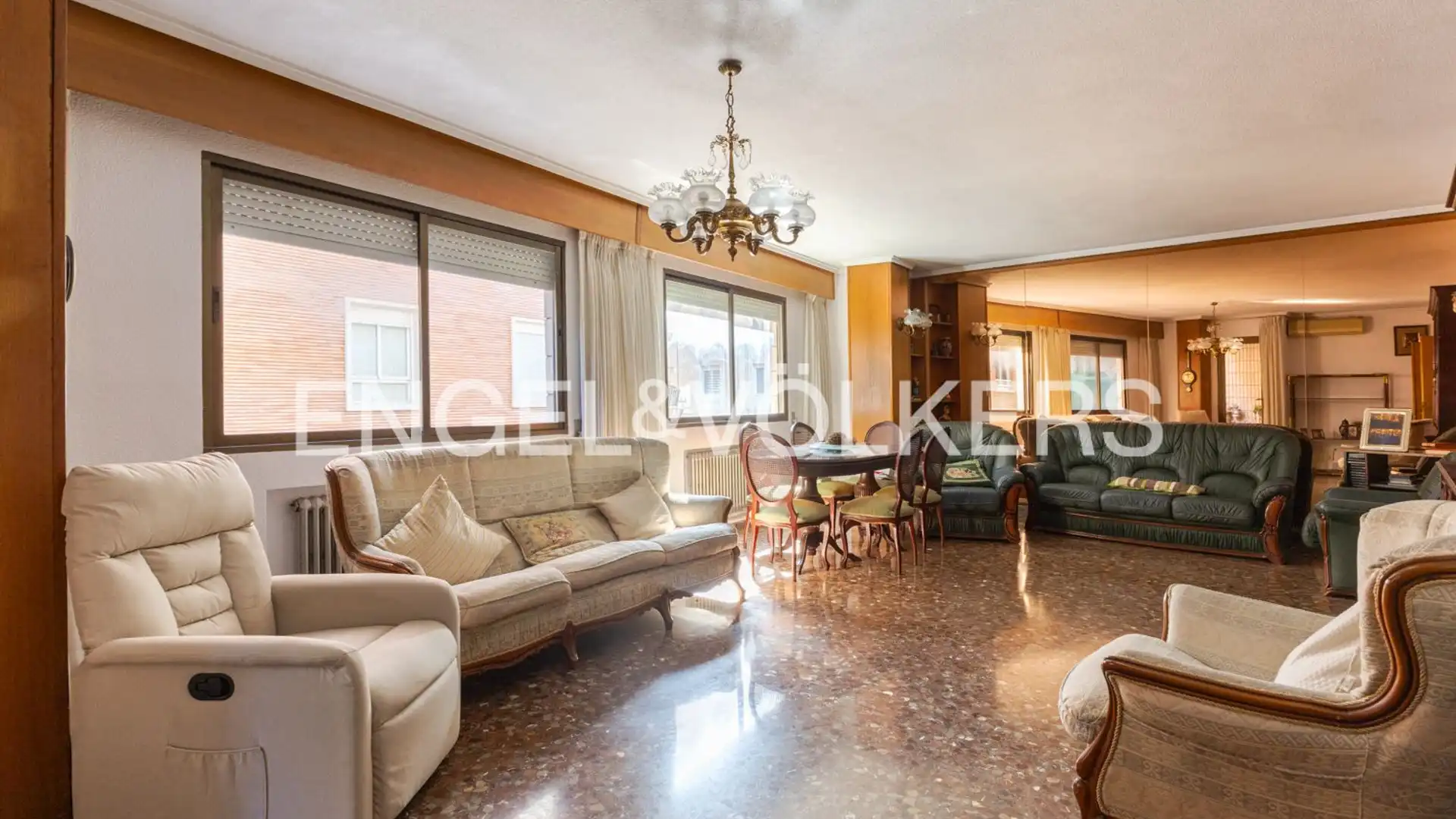 Exterior view of Flat for sale in  Valencia Capital  with Air Conditioner, Heating and Storage room