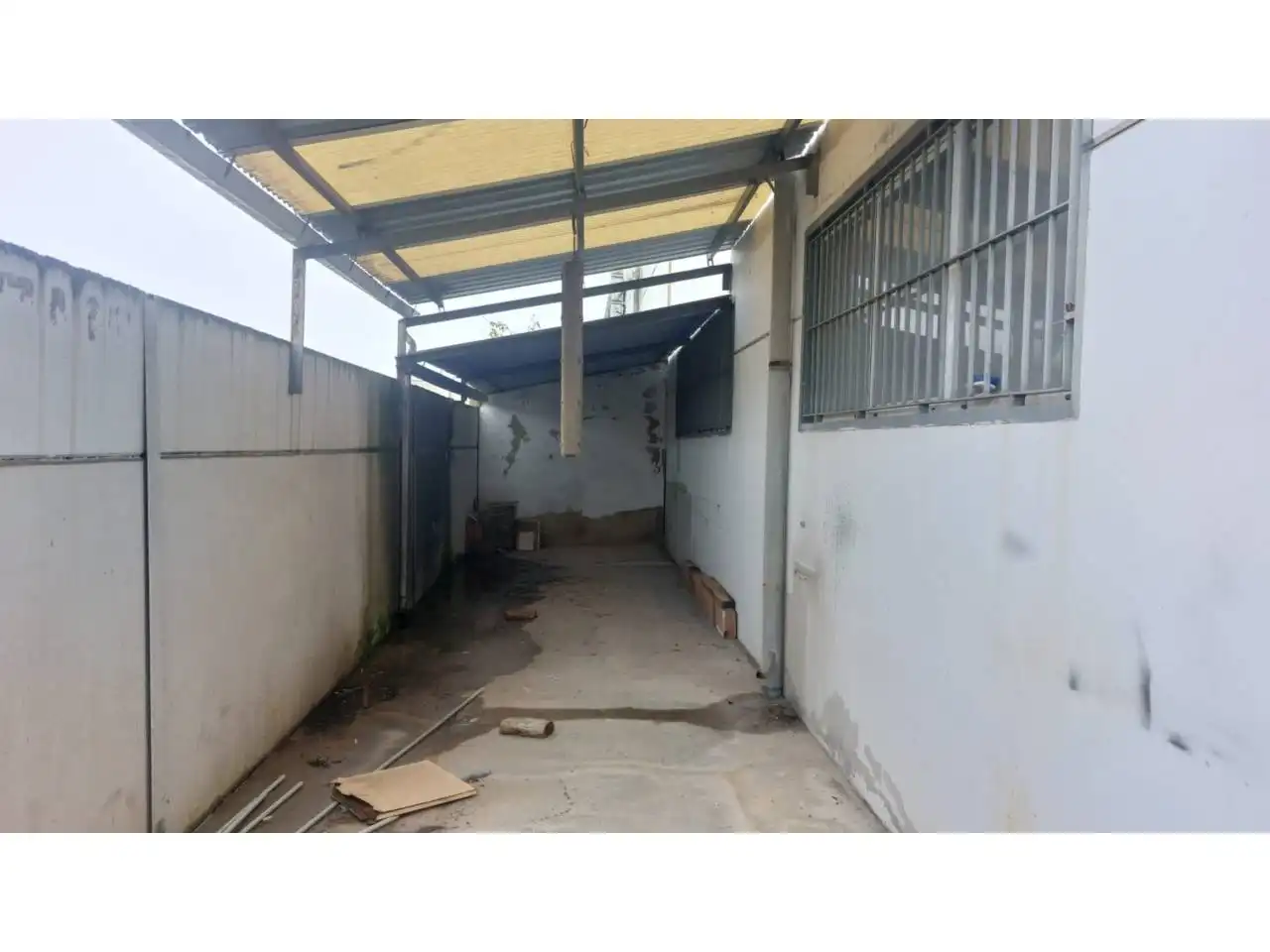 Nau industrial en venda en Lucena