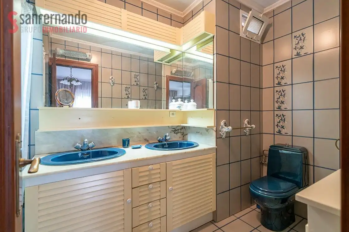 Baño de Piso en venta en Corvera de Toranzo con Calefacción