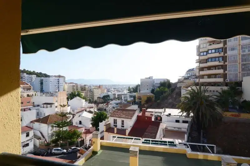 Vista exterior de Pis en venda en Málaga amb Terrassa i Moblat