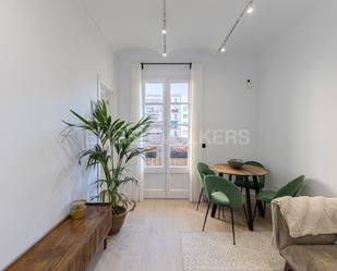 Living room of Apartment for sale in  Barcelona Capital  with Air Conditioner, Heating and Parquet flooring