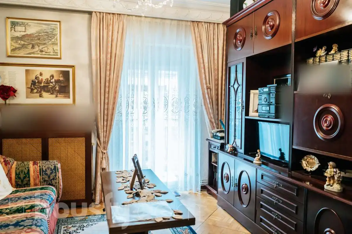 Wohnung zur Miete in Calle de Ochagavia, Valdezarza