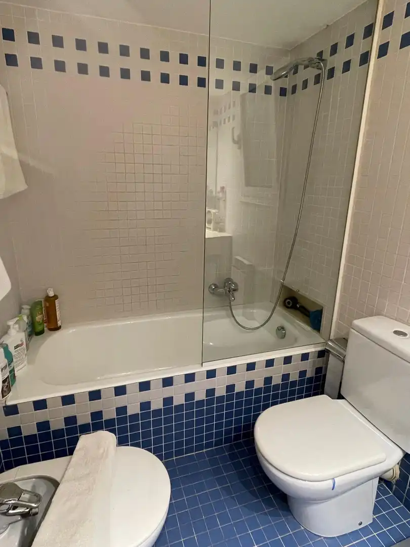 Baño de Piso en venta en Barcelona con Calefacción