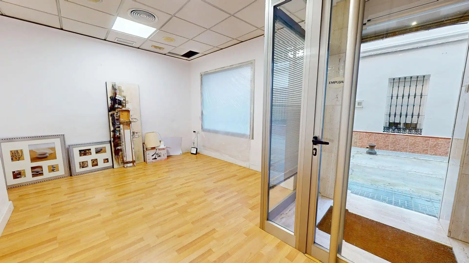 Geschaftsraum zum Verkauf in Posadas mit Klimaanlage