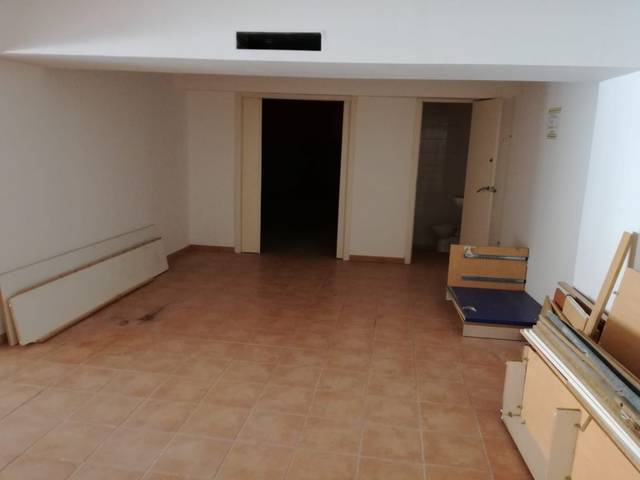 Local comercial en Venta en Calle aiun en Altozano - Conde Lumiares