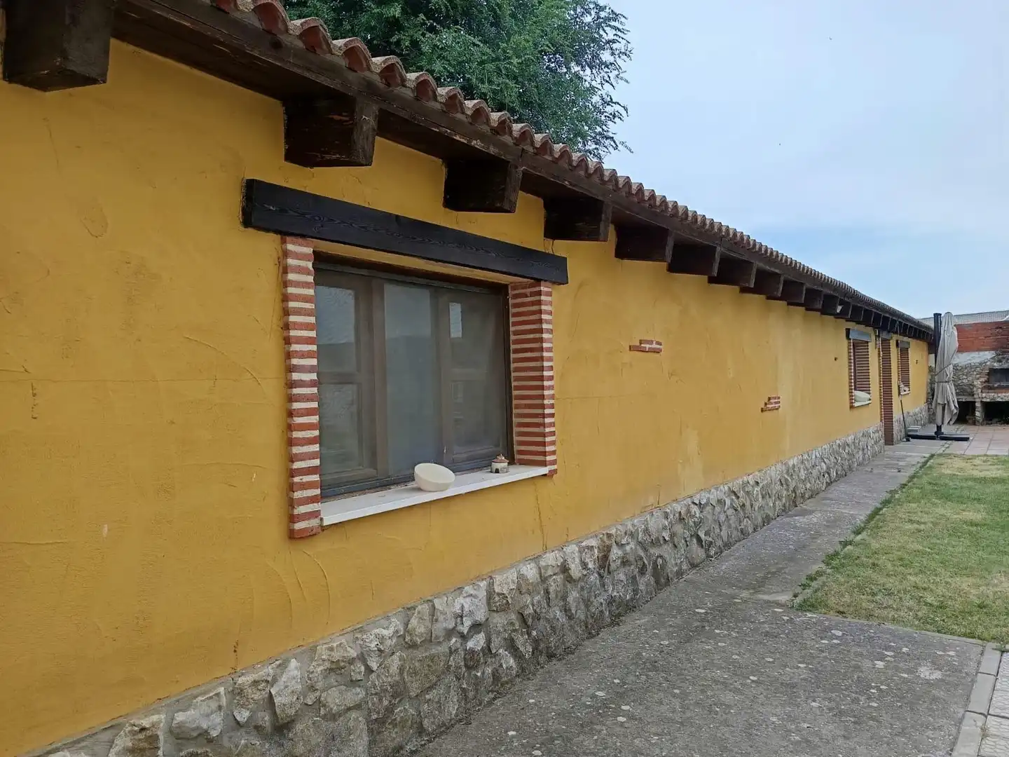 Vista exterior de Casa o chalet en venta en La Pedraja de Portillo  con Calefacción, Jardín privado y Piscina