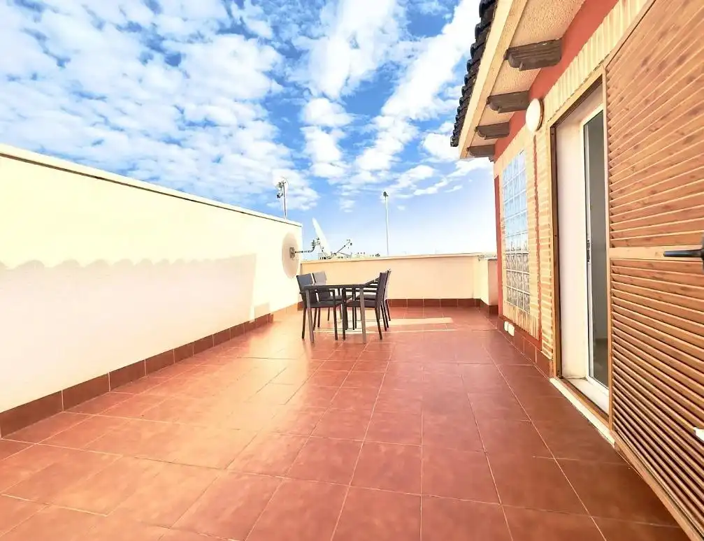 Bungalow with terrace for sale in Calle Abeto, imagen 6