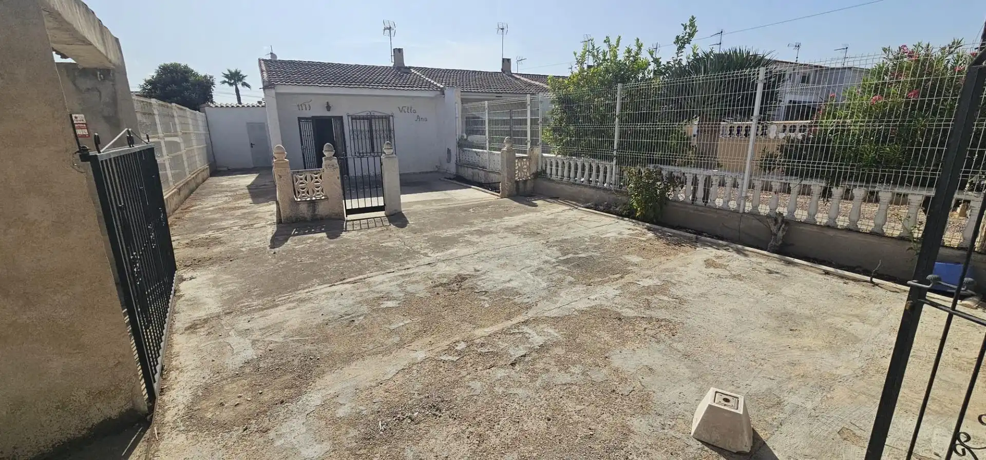 Casa adosada en venta en Torrevieja con Jardín privado, Trastero y Amueblado