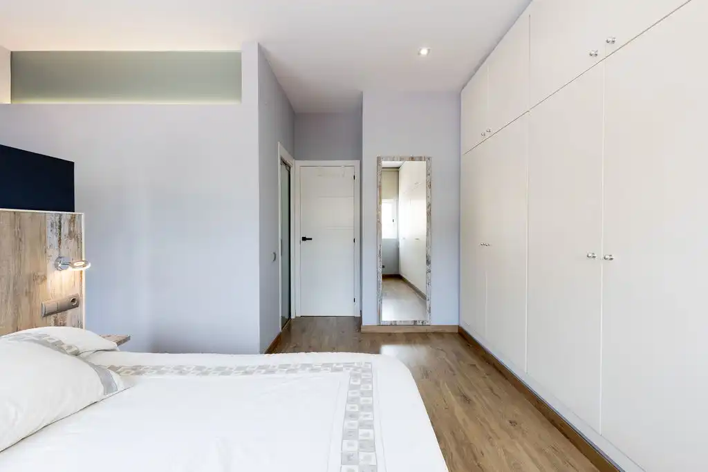 Schlafzimmer von Haus oder Chalet zum Verkauf in Badalona mit Klimaanlage, Heizung und Parkett