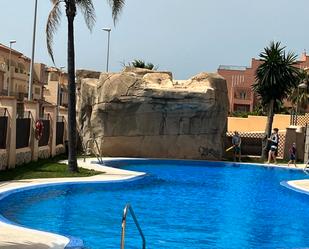 Piscina de Apartament de lloguer en Tarifa amb Moblat i Piscina comunitària