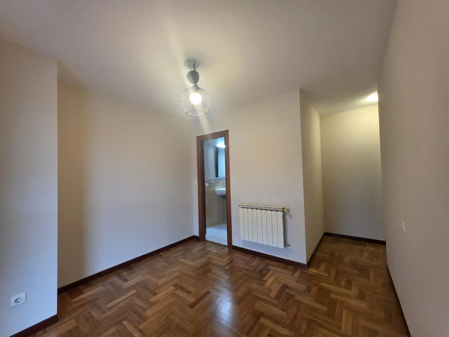 Habitación de Ático de alquiler en La Pola Siero