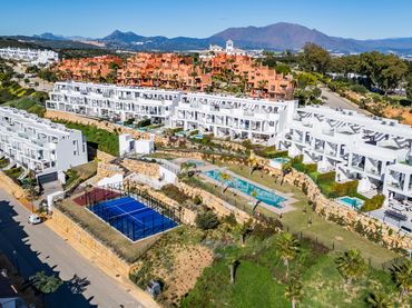 Adosado con piscina en venta en Chullera
