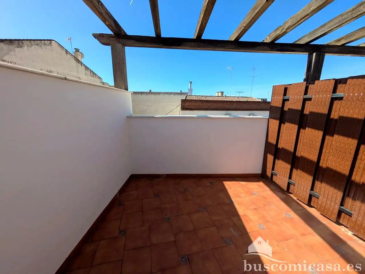 Terrassa de Pis per a compartir en Linares amb Aire condicionat i Moblat