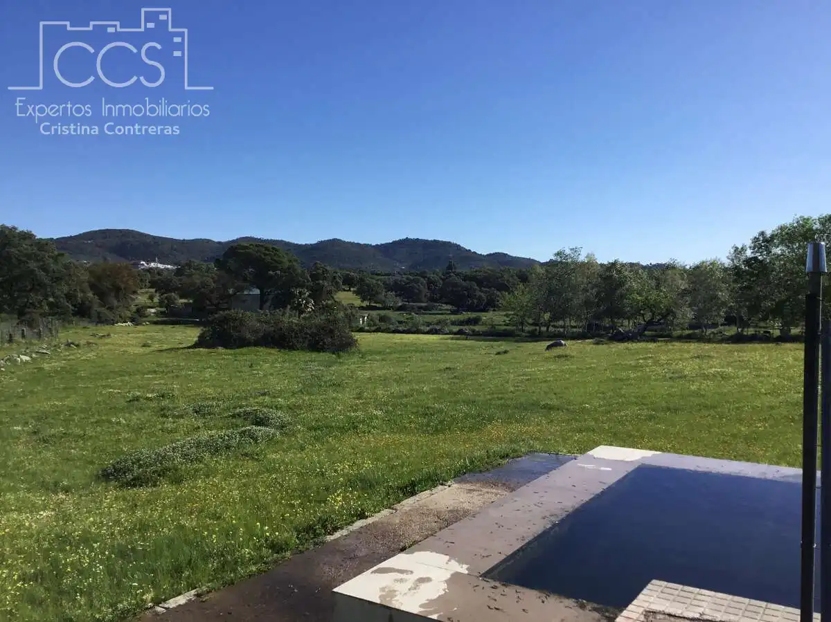 Finca rústica en venda en El Pedroso amb Traster, Piscina i Moblat