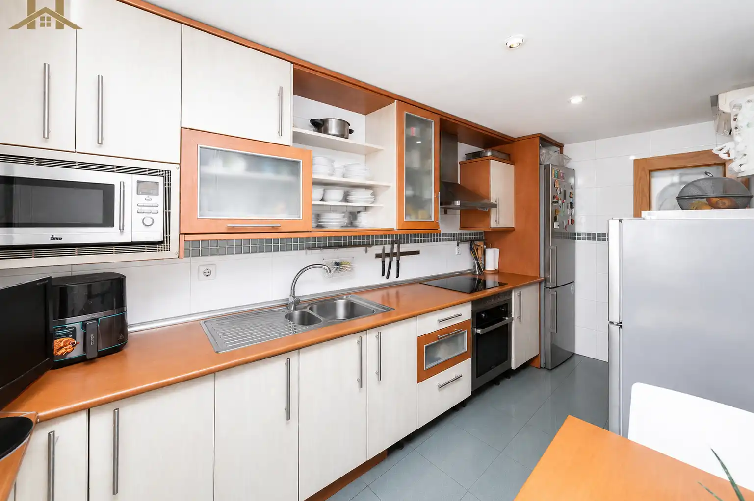Cocina de Casa adosada en venta en Leganés con Aire acondicionado, Calefacción y Jardín privado