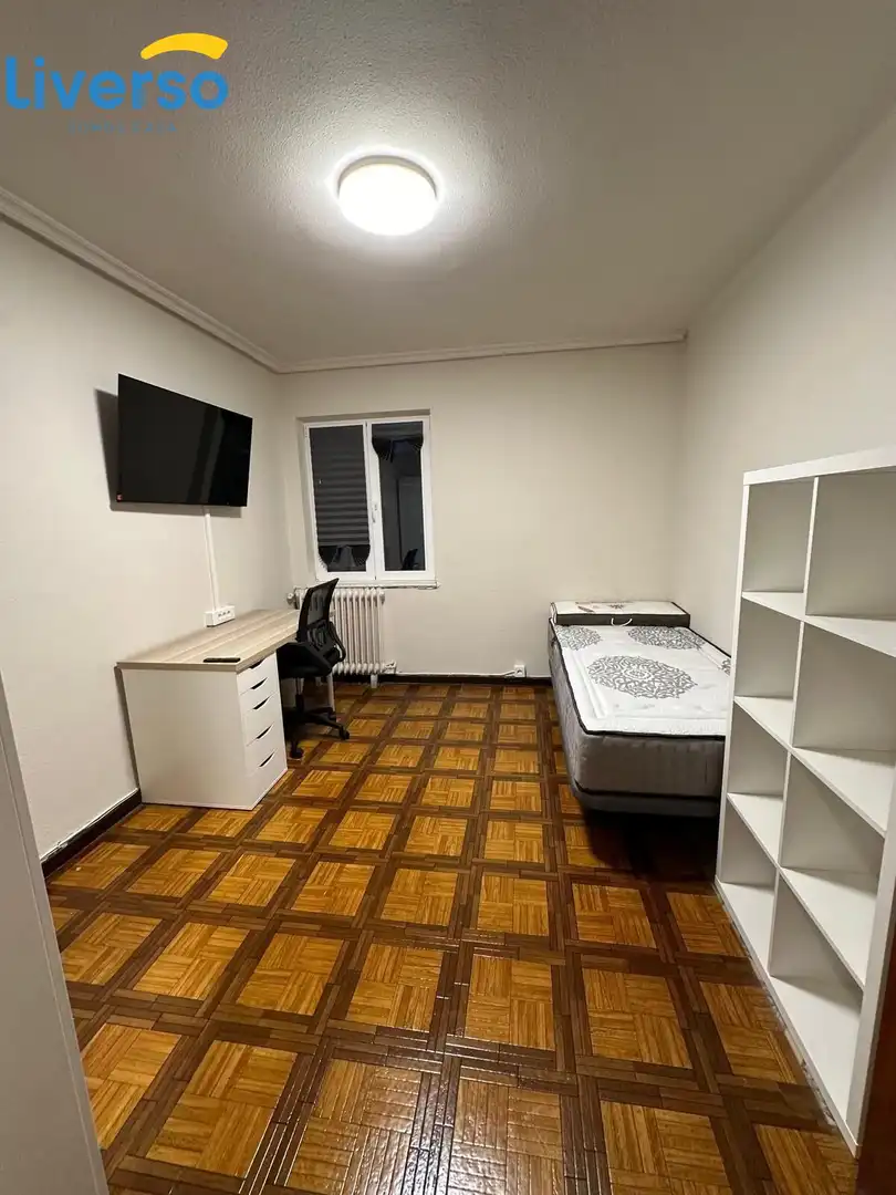 Bedroom of Flat for share in Burgos  with Heating and Furnished