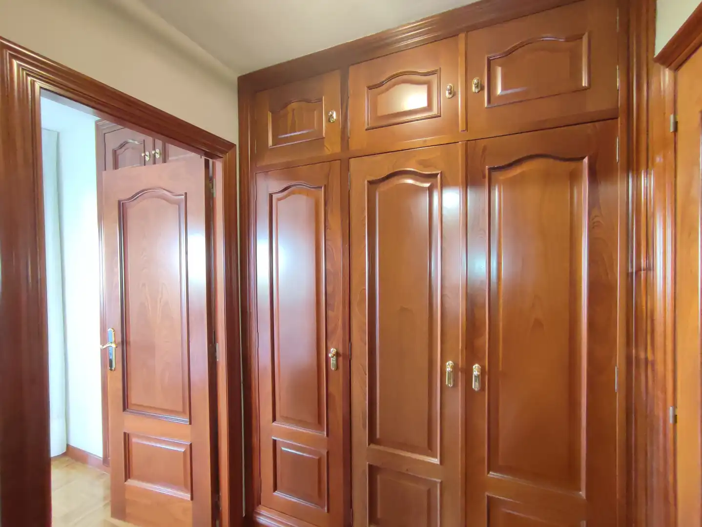 Habitación de Piso de alquiler en Gijón  con Calefacción, Parquet y Amueblado