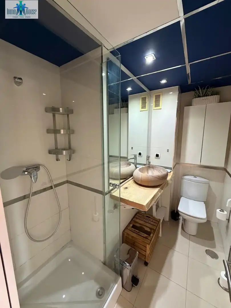 Bathroom of Attic for rent in Albacete  with Air Conditioner, Heating and Parquet flooring