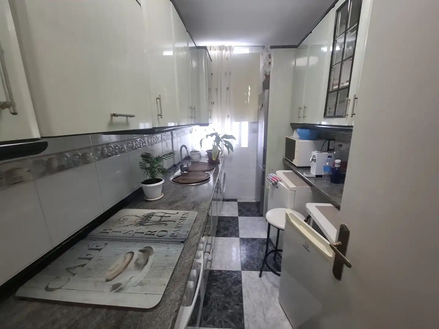 Küche von Wohnung zum Verkauf in Fuengirola mit Klimaanlage, Terrasse und Möbliert