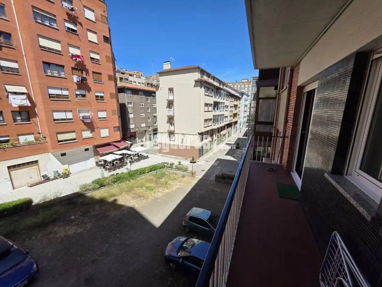Außenansicht von Wohnungen zur Miete in Avilés mit Heizung, Terrasse und Möbliert