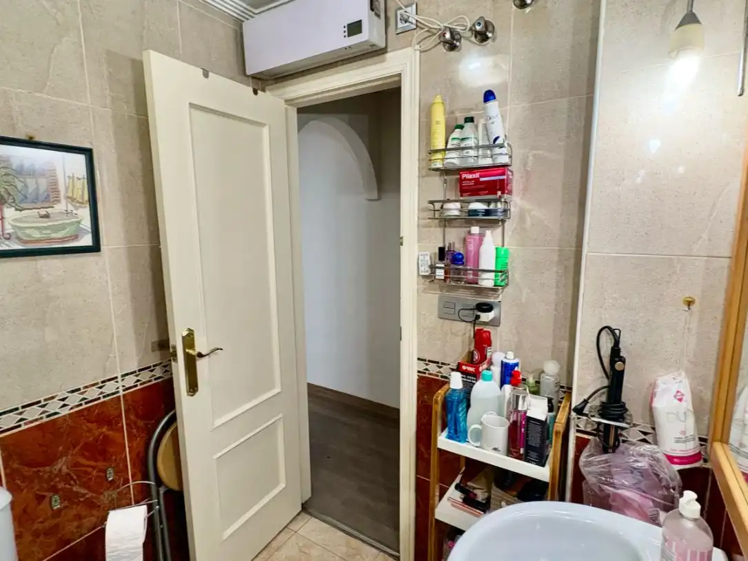 Bany de Pis en venda en Torrevieja amb Aire condicionat i Balcó