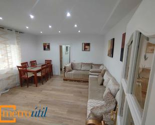 Living room of Flat for sale in Salamanca Capital  with Heating, Parquet flooring and Balcony
