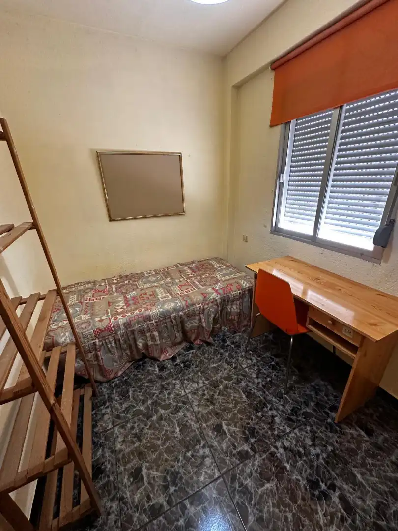 Flat for rent in Paseo de la Estación, Peñamefecit - Avda Barcelona